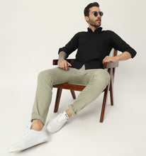 Load image into Gallery viewer, Raven Linen Shirt
