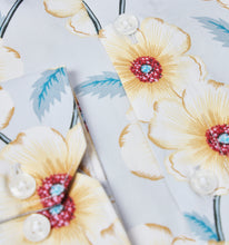 Load image into Gallery viewer, Lily

