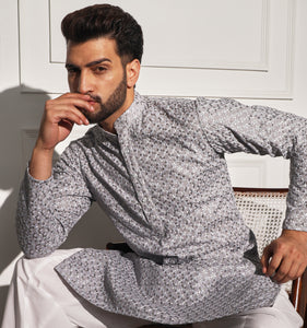 Aaghaz Embroidered Kurta