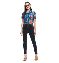 Load image into Gallery viewer, Tropic Crop Shirt
