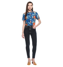 Load image into Gallery viewer, Tropic Crop Shirt
